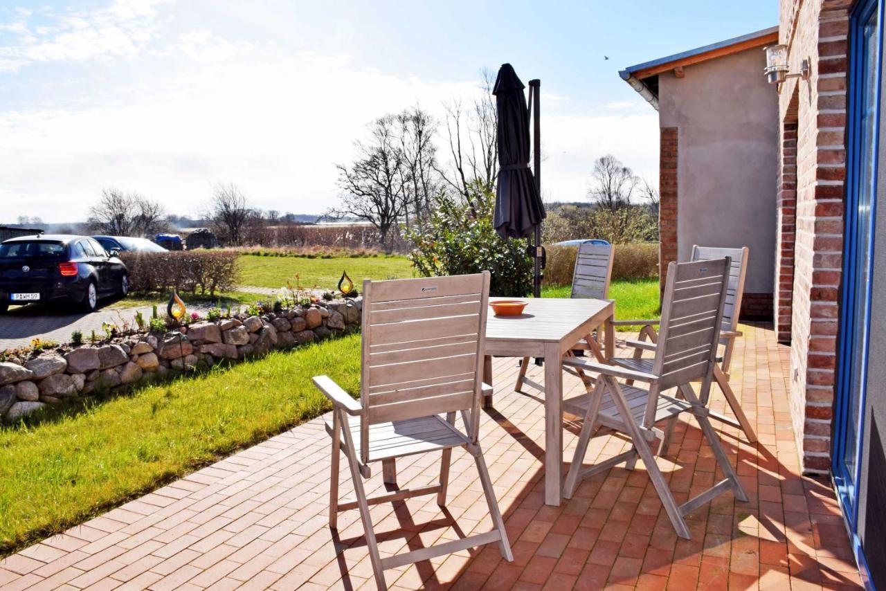 Ferienhaus Zum Boddenstrand Mit Ka Groß Zicker Eksteriør billede